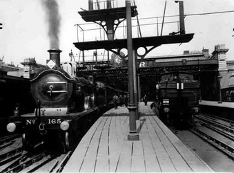 Treni a Vapore nella Stazione di Charing Cross, c.1913